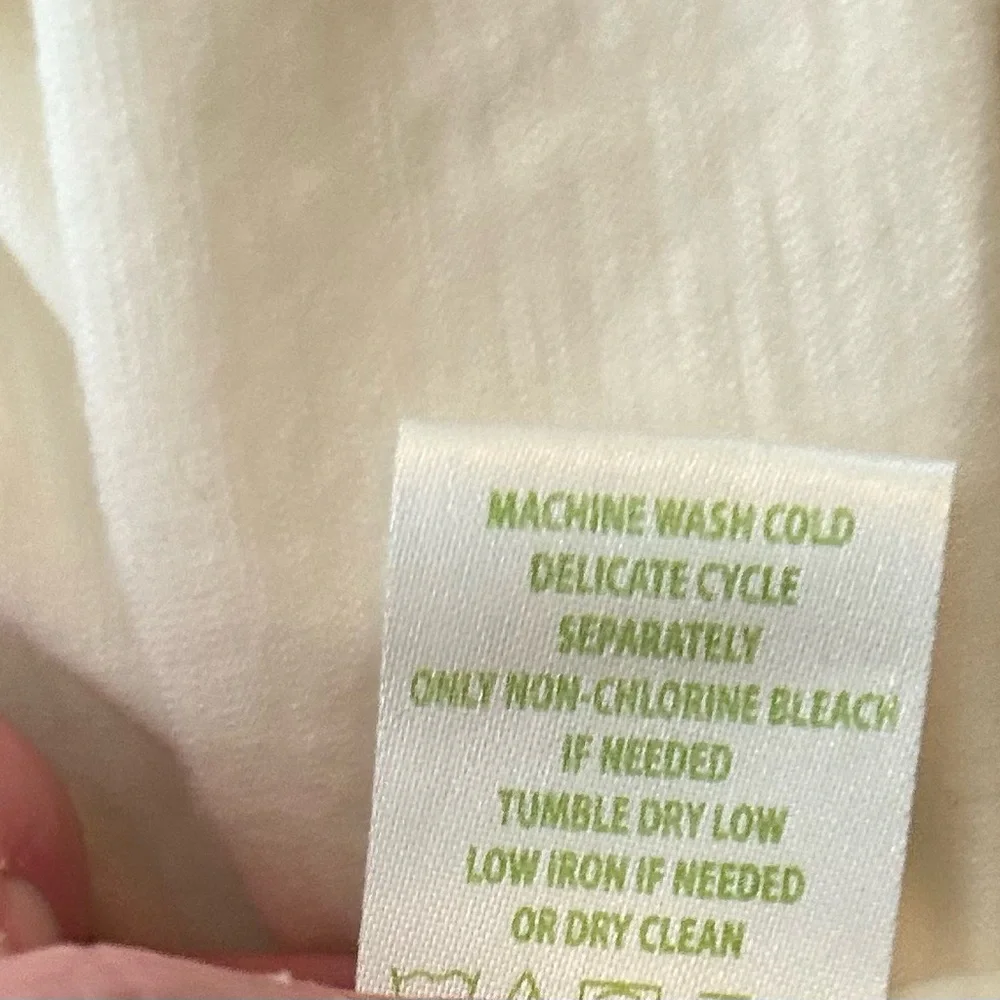 EUC Lilly Pulitzer Katt White Off-Shoulder Blouse, Size Large - Picture 11 of 11